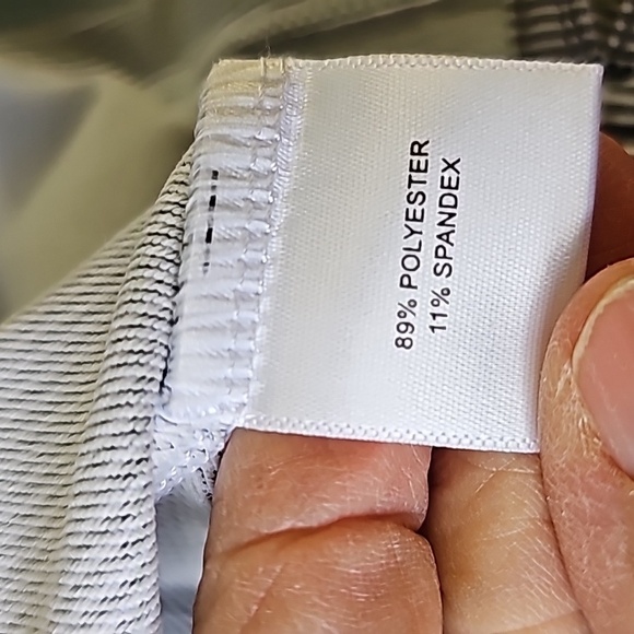 Peter millar jersey knit‎ fabric pinstripes. Henley style shirt. Size lar… - Picture 8 of 10